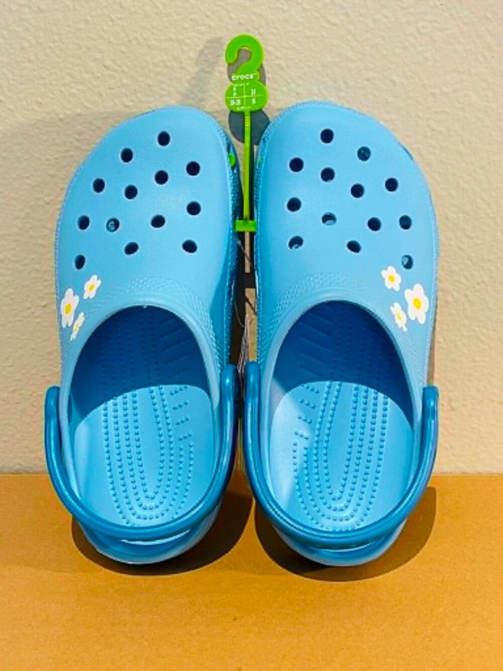 Crocs Big Kids Classic Clog - Blue Daisy Print - Lightweight Slip-On Shoes - NWT